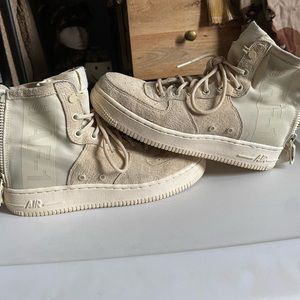 NIKE SF AIR FORCE 1 MID FOSSIL